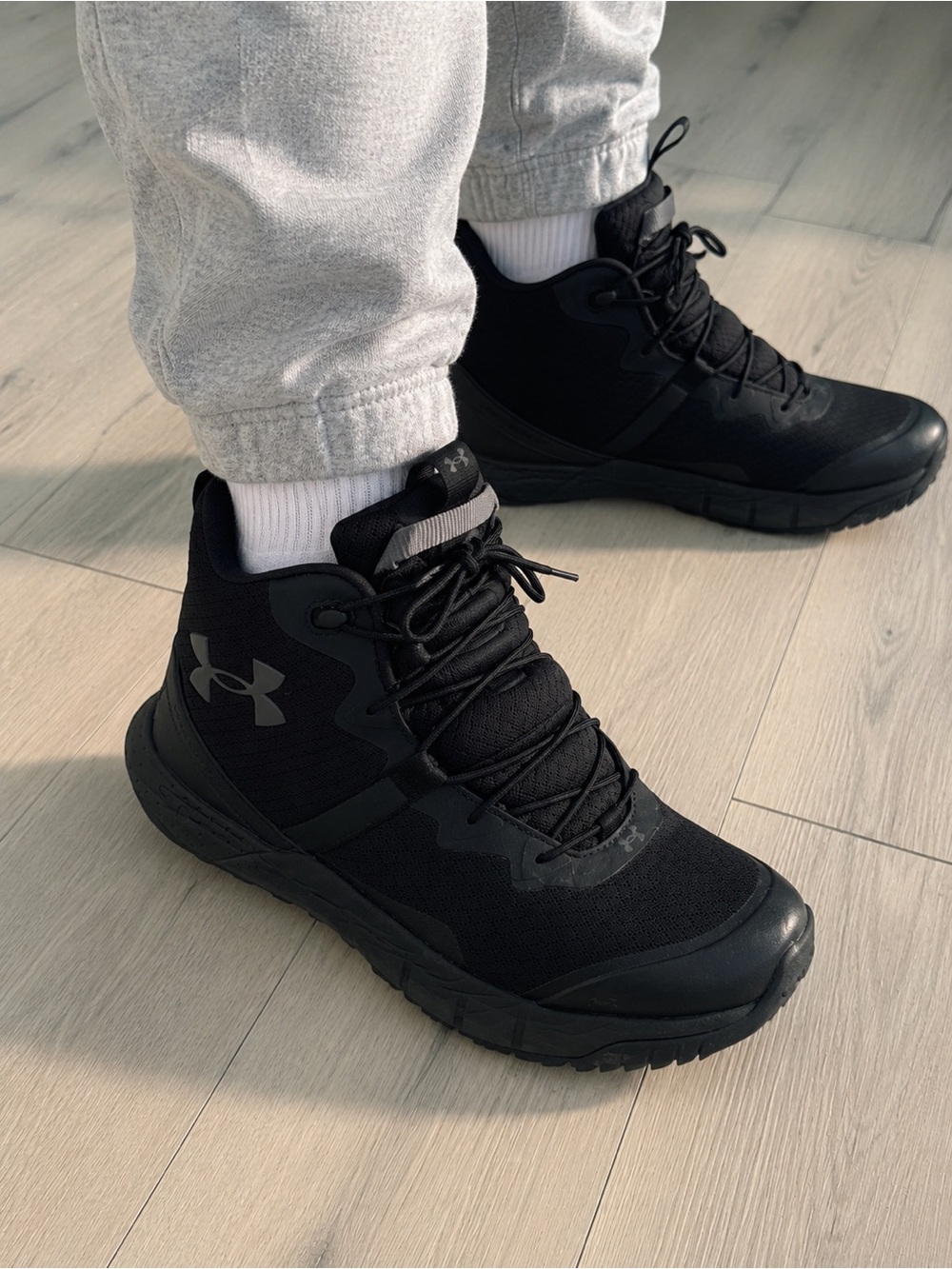 Under Armour Men's Black High-Top Athletic Shoes